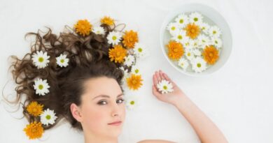 6 Flowers With Amazing Benefits For Your Hair!