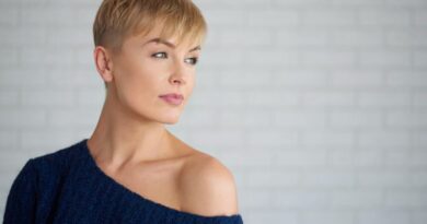 Flattering and Trendy Haircuts for Women Over 30