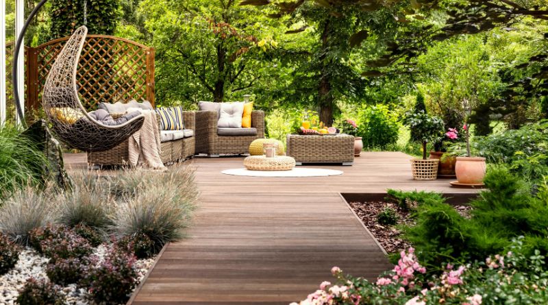 8 Chic Outdoor Backyard Ideas With Affordable Choices