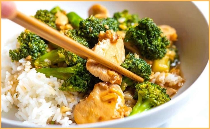 Chicken Stir-Fry with Brown Rice and Broccoli