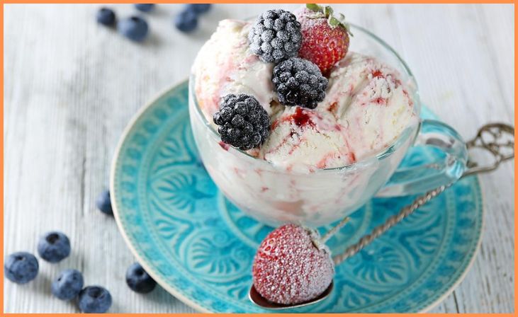 Greek Yogurt Berry Swirl