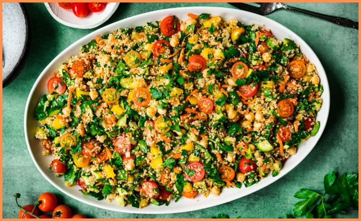 Quinoa Salad with Chickpeas and Vegetables 