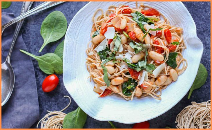 Whole Wheat Pasta with Tomato and Spinach